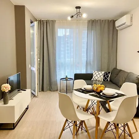 Pearl Apartment *